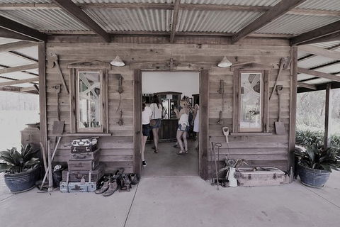 The Favourite 4 Experience - Holiday Adelaide 0