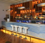 Pontoon Bar - Holiday Adelaide