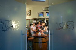 Gilhooleys Irish Bar & Restaurant - Chermside - Holiday Adelaide 3