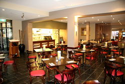 Castello's Foresters Arms Hotel - Holiday Adelaide 3