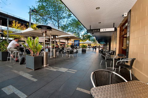 Ship Inn - Holiday Adelaide 0