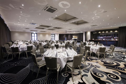 Dingley International Hotel - Holiday Adelaide 0