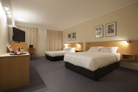 Dingley International Hotel - Holiday Adelaide 2