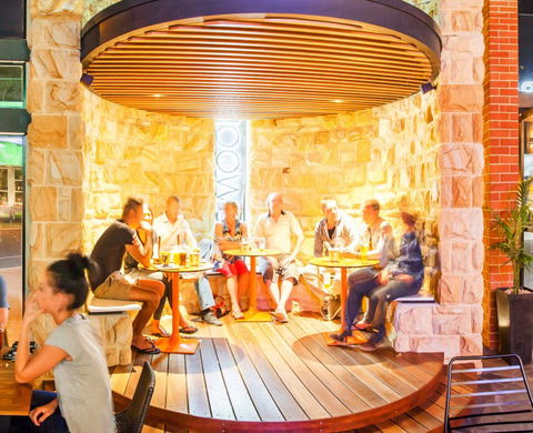 Woodville Hotel - Holiday Adelaide 2