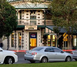 The Wellington Hotel - Holiday Adelaide 0