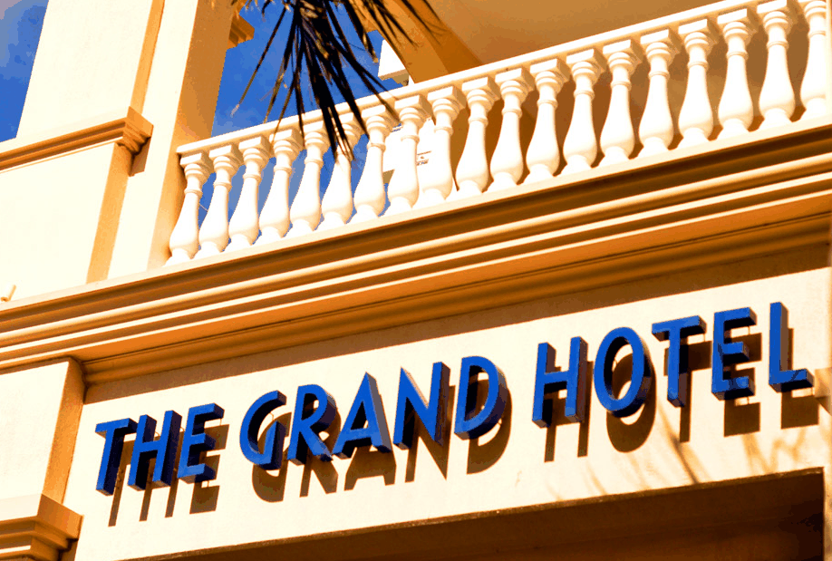The Grand Hotel - Holiday Adelaide 3