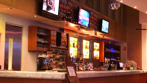 Ferry Road Tavern - Holiday Adelaide 2