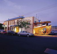 Waterfront Hotel - Holiday Adelaide