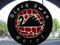 Black Swan Hotel - Holiday Adelaide 0