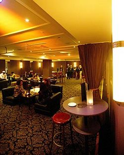 Statement Lounge Bar - Holiday Adelaide 1