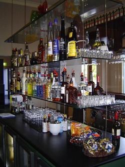 Black Swan Hotel - Holiday Adelaide 1
