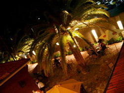 Balmoral Hotel - Holiday Adelaide 2