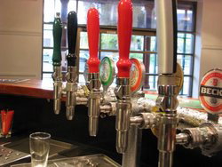 Mayfair Tavern & Bottleshop - Holiday Adelaide 2