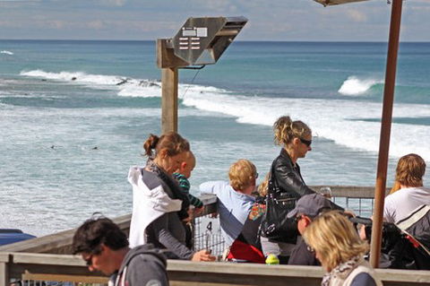 Wye Beach Hotel - Holiday Adelaide 5