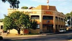 Royal Hotel Drouin - Holiday Adelaide