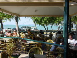 Apres Beach Bar & Grill - Palm Cove - Holiday Adelaide 2