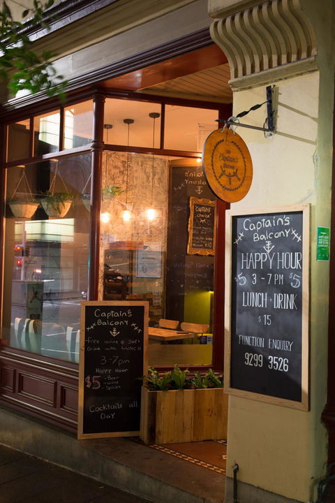 The Captains Balcony - Holiday Adelaide 6