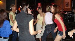 Farmers Home Hotel - Holiday Adelaide 1