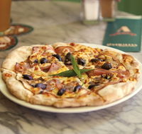 The Australian Hotel - Holiday Adelaide