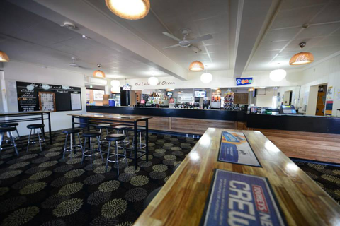 Lakes & Ocean Hotel - Holiday Adelaide 0