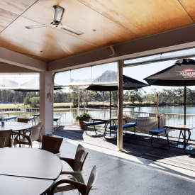 Waterfront Hotel - Holiday Adelaide 2
