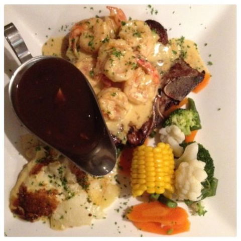 Burleigh Waters Tavern - Holiday Adelaide 2