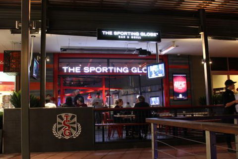 The Sporting Globe Bar & Grill - Holiday Adelaide 0