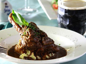 Mulligans Irish Restaurant - Holiday Adelaide 1