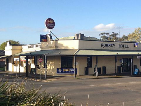 Romsey Hotel - Holiday Adelaide 0