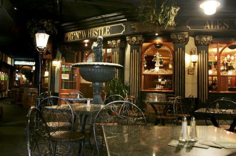 Pig N Whistle British Pub Indooroopilly - Holiday Adelaide 4