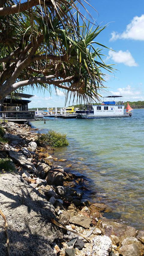 Tin Can Bay Yacht Club Bistro - Holiday Adelaide 0