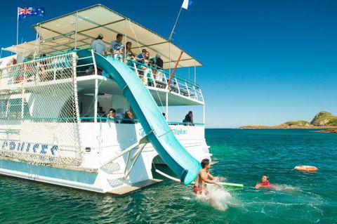 Moonshadow–TQC Cruises - Holiday Adelaide 2