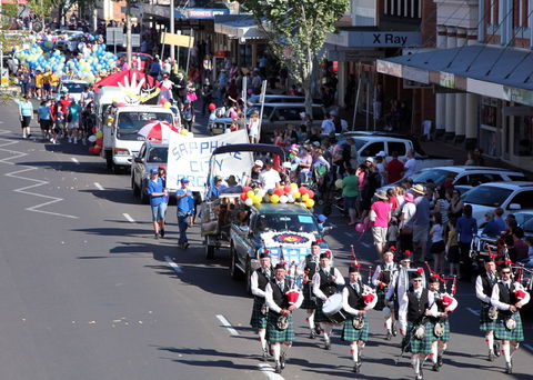 Regional Australia Bank Inverell Sapphire City Festival - Holiday Adelaide 2