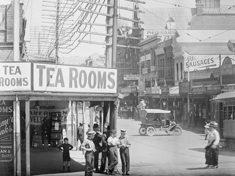 Perth: An Accidental History - Holiday Adelaide 0