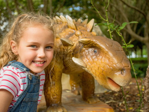 Mega Creatures At Hunter Valley Gardens - Postponed - Holiday Adelaide 2