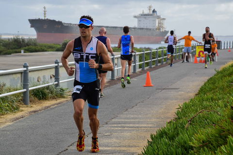 Sparke Helmore Newcastle City Triathlon - Holiday Adelaide 0