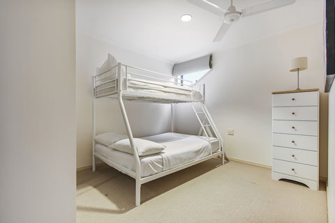 North Pier Hotel - Holiday Adelaide 2