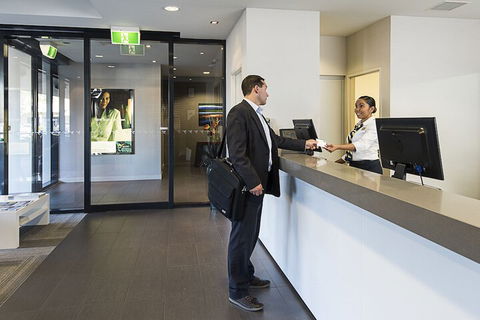 Aligned Corporate Residences Mackay - Holiday Adelaide 1