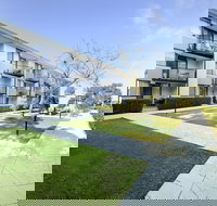 Lodestar Waterside Apartments - Holiday Adelaide