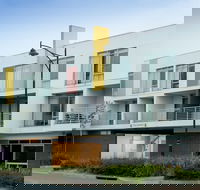 Mawson Lakes Hotel  Function Centre - Holiday Adelaide