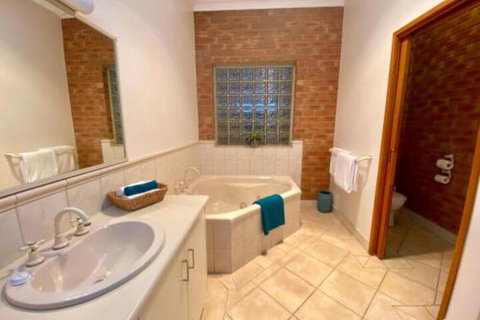 Best Western Coastal Waters Motor Inn - Holiday Adelaide 7