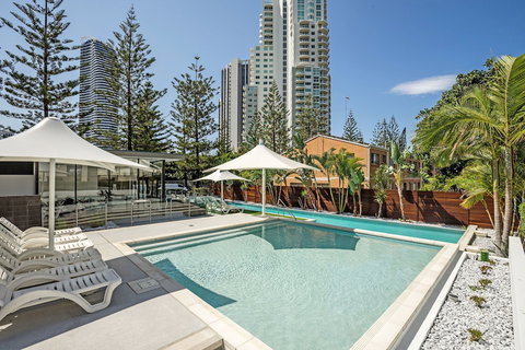 Ultra Broadbeach - Holiday Adelaide 1