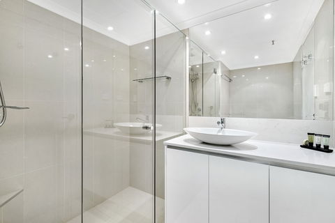 ULTIQA Beach Haven At Broadbeach - Holiday Adelaide 2