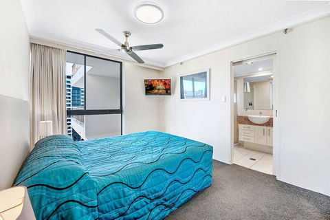 ULTIQA Beach Haven At Broadbeach - Holiday Adelaide 6