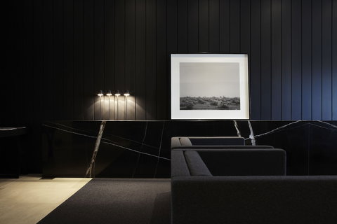 Burbury Hotel & Apartments - Holiday Adelaide 2