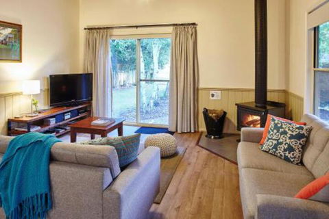 Alpine Valley Cottages - Holiday Adelaide 6