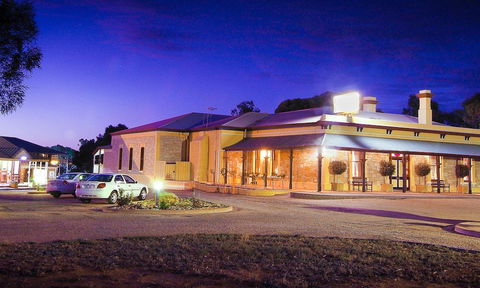The Standpipe Golf Motor Inn - Holiday Adelaide 1
