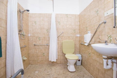 The Standpipe Golf Motor Inn - Holiday Adelaide 4