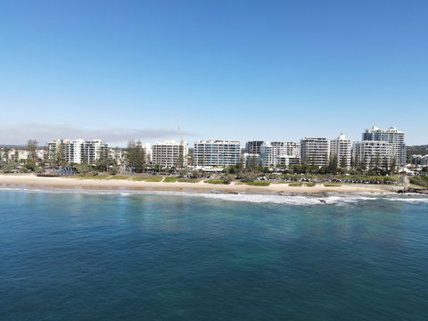 Malibu Mooloolaba - Holiday Adelaide 1
