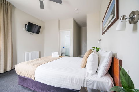 The Huskisson - Holiday Adelaide 5